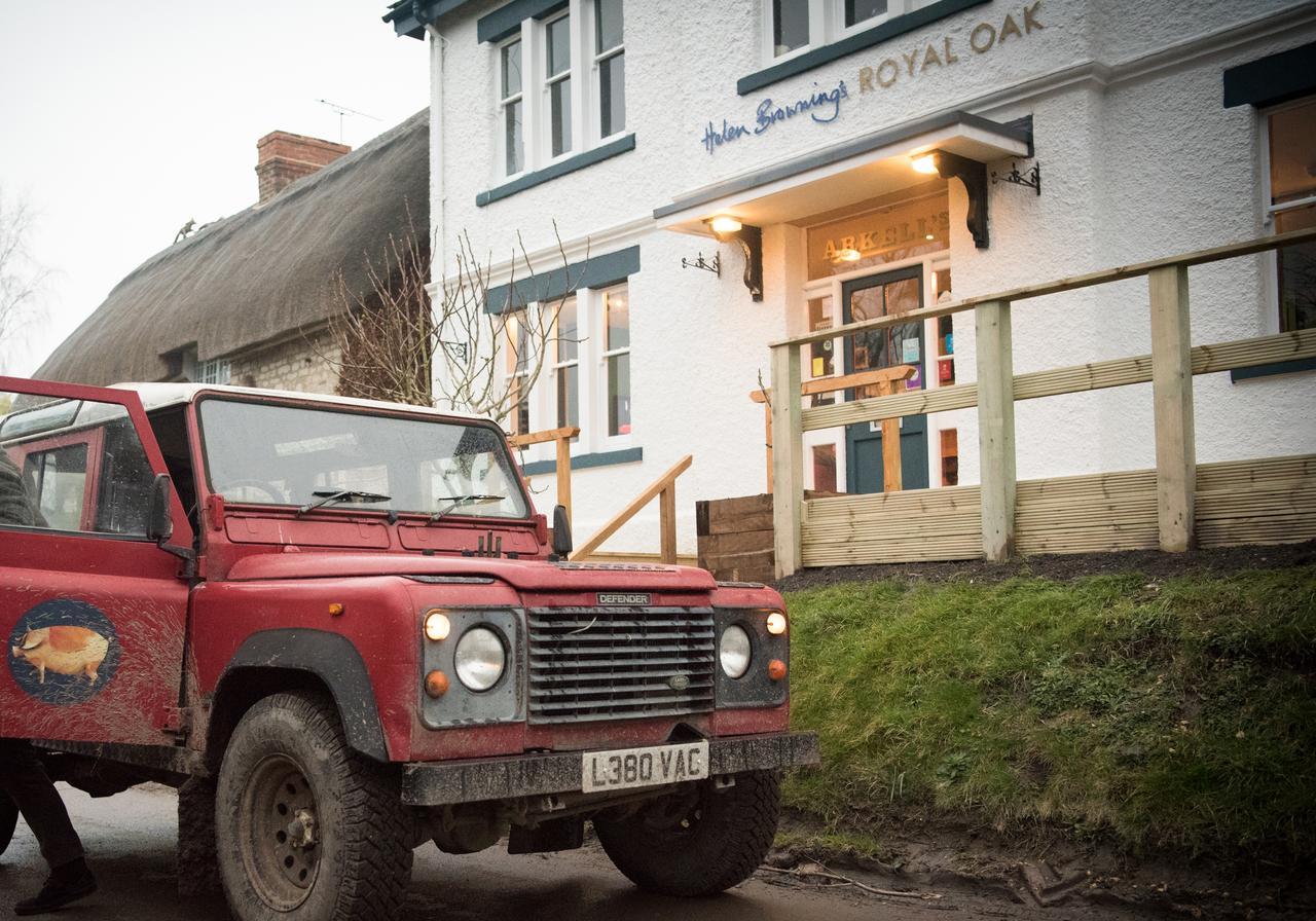 Helen Browning'S Royal Oak Swindon Exterior foto